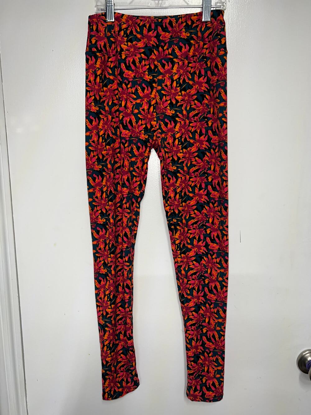 NWOT Lularoe Floral Leggings OS